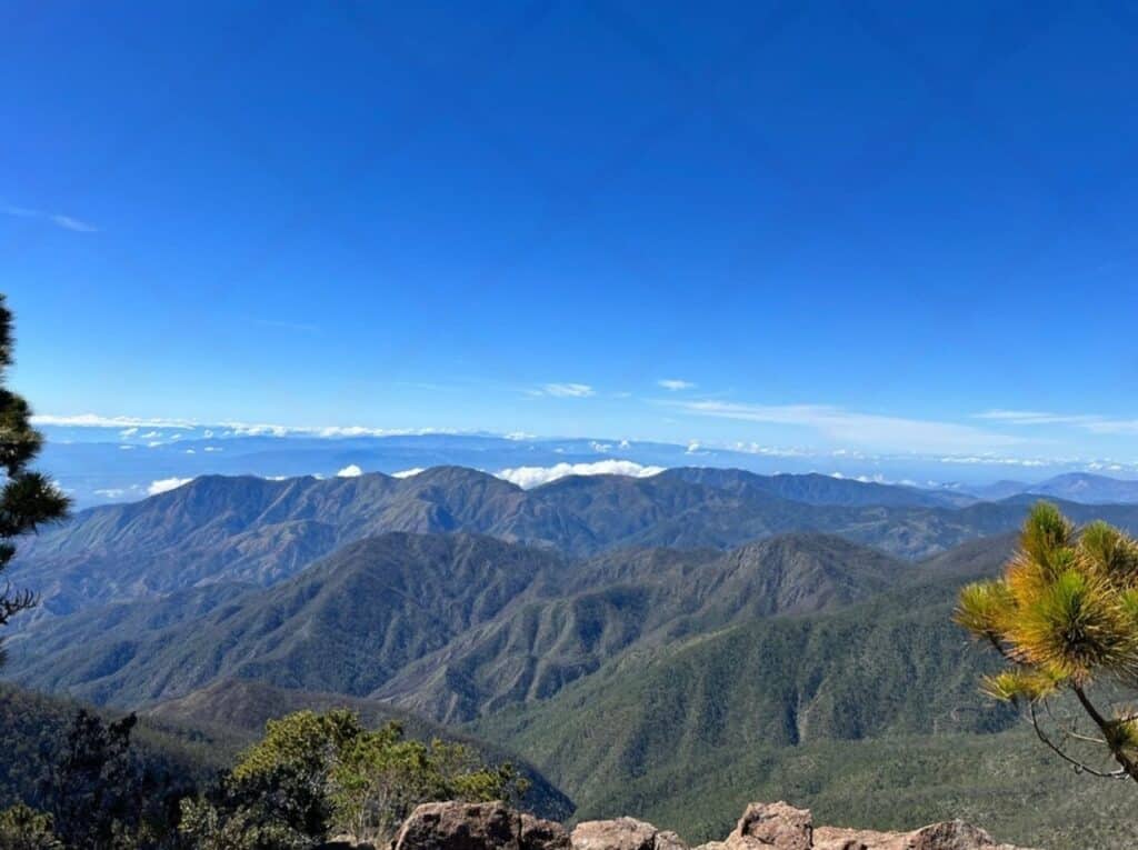 Panorama sur la Cordillère centrale depuis le sommet du Pico Duarte, République dominicaine