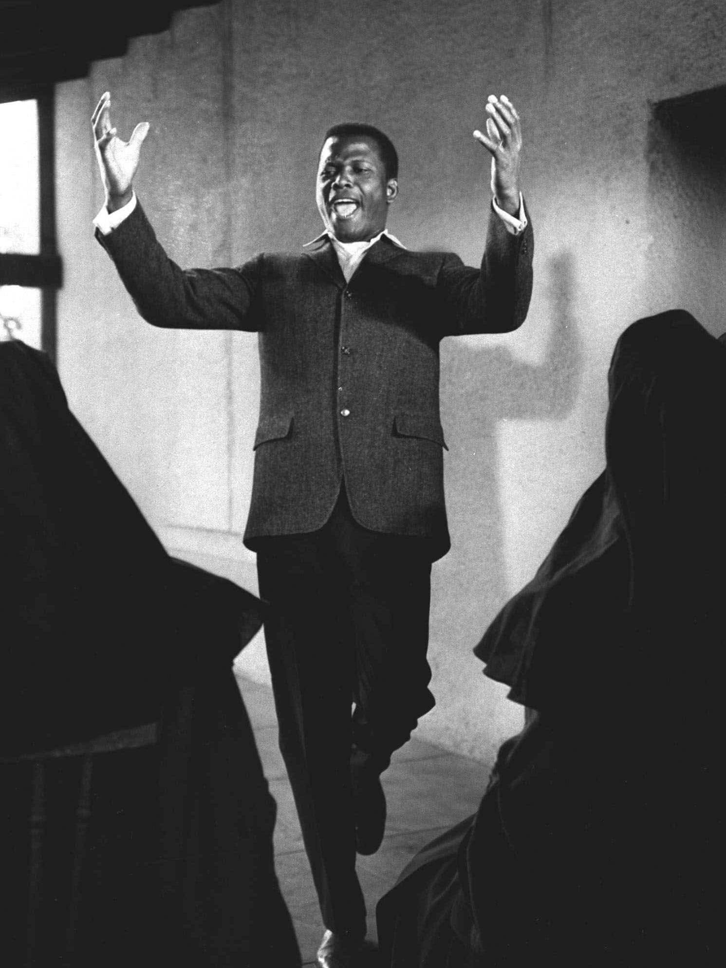 Sidney Poitier, acteur né aux Bahamas, photographié dans les années 1960