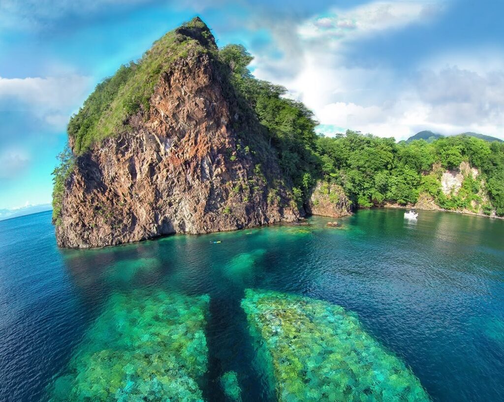 aPaysage de la Dominique, l'île mise en avant dans le documentaire Women of Dominica